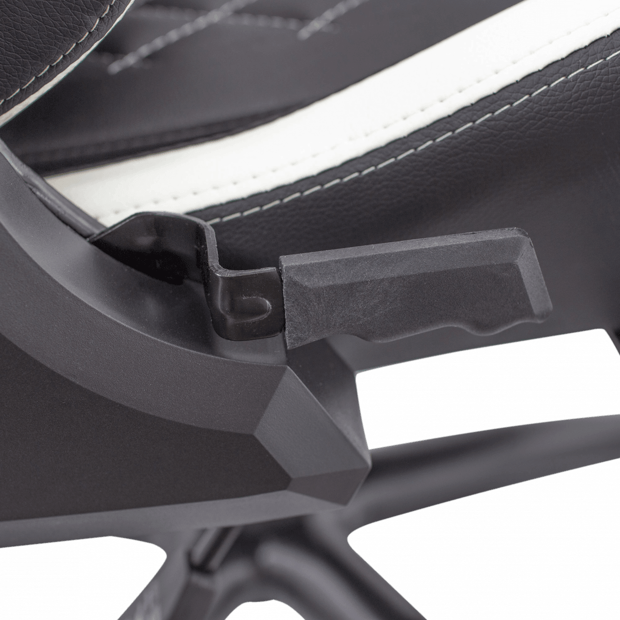 White Shark Nitro GT Gaming Chair - GameStore.mt