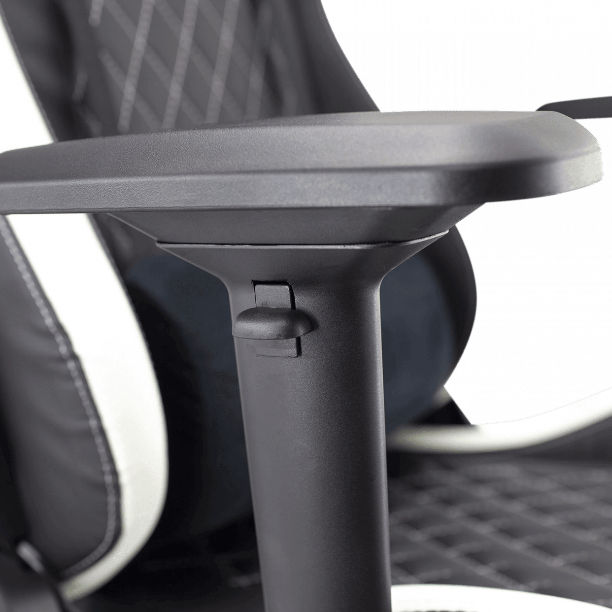 White Shark Nitro GT Gaming Chair - GameStore.mt